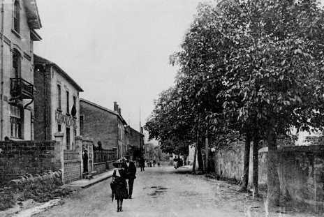 Rue des Jardins-Fleuris et de la gendarmerie au début des années 1900 (photograhie noir et blanc : inconnu )